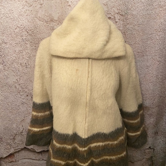 Eider Knit Vintage Wool Bell Shaped Coat from Iceland - Picture 2 of 7